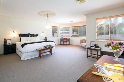 Charming Brisbane Acreage Pool - Tourism Noosa 2