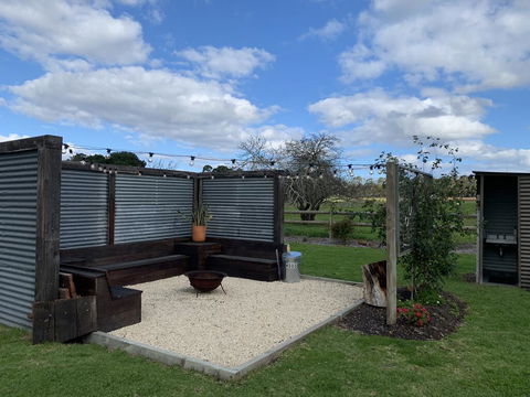 Chesterfarm And Stables - Tourism Noosa 0