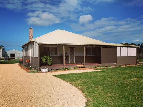 Chesterfarm And Stables - Tourism Noosa 1