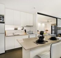 City Getaway Modern Bowen Hills 1 Bedroom with Free WIFI and Parking - Tourism Noosa