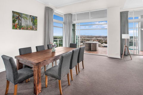 City-Centre Apartment With River Views And Balcony - Tourism Noosa 3