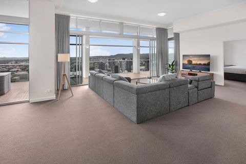 City-Centre Apartment With River Views And Balcony - Tourism Noosa 2