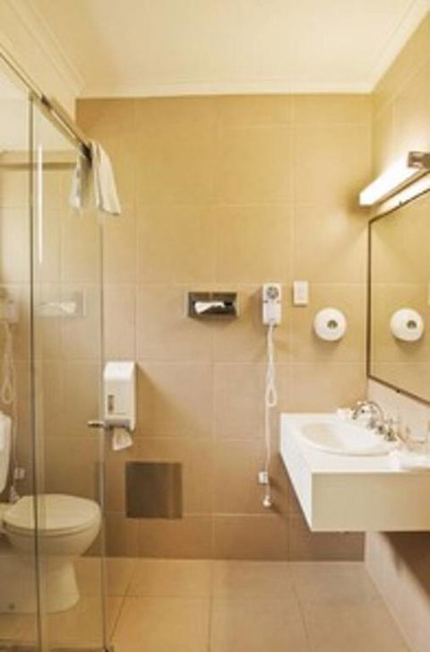 Classic Queen Room 2 In Oakleigh - Tourism Noosa 3