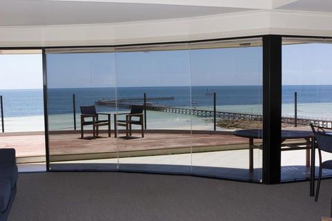 Cliff House Beachfront Villas - Tourism Noosa 1
