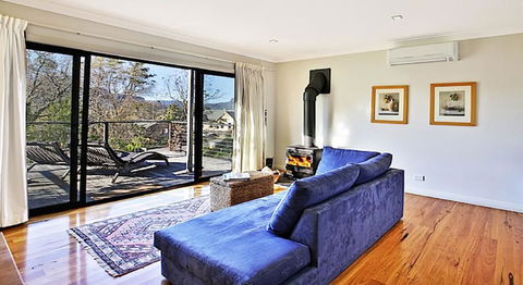 Cloudsong Chalet 1 - Close To The Village Centre! - Tourism Noosa 3