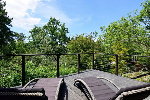 Cloudsong Chalet 3 - Close To The Village Centre! - Tourism Noosa 1