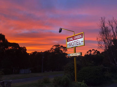 Coal Creek Motel - Tourism Noosa 2
