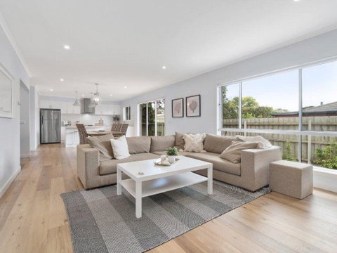 Coastal Luxury Retreat - Tourism Noosa 1
