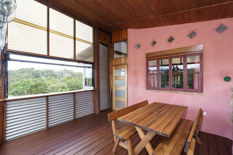 Cobhearthome - Tourism Noosa 2