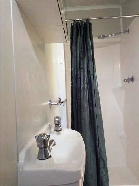 Collie Hills Accommodation Village - Tourism Noosa 3