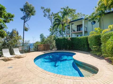 Compass Point - Tourism Noosa 1