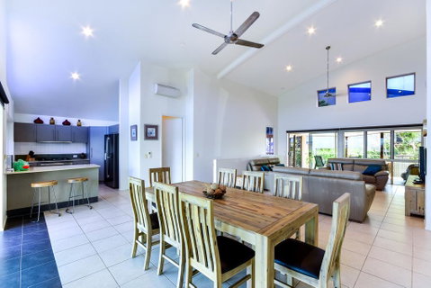 Cooinda Gardens - Tourism Noosa 1
