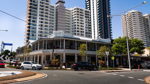 Coolangatta Sands Hotel - Tourism Noosa 3