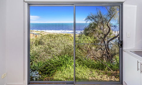 Coorumbene - 8 Scenic Way - Tourism Noosa 1