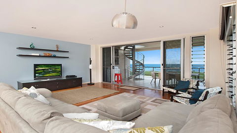 Costa Del Sol - WiFi And Austar - Tourism Noosa 2