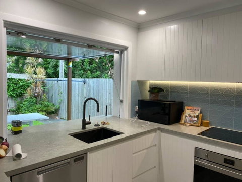 Cosy Backyard Apartment Close To Miami Beach - Tourism Noosa 1
