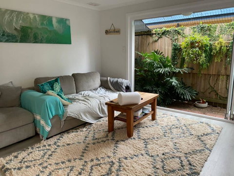 Cosy Backyard Apartment Close To Miami Beach - Tourism Noosa 0