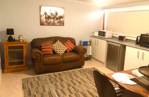Cottage Equus - Tourism Noosa 1