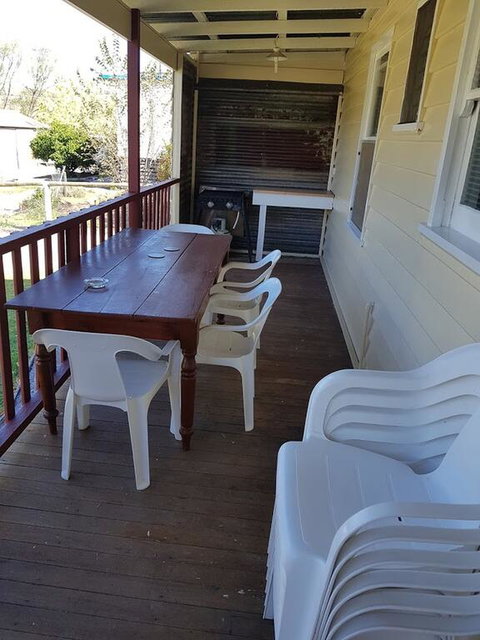 Cottage On Main - Tourism Noosa 3