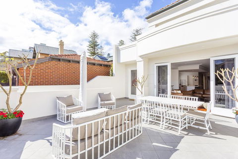 Cottesloe Aqua Retreat - Executive Escapes - Tourism Noosa 1