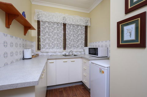 Country Lodge Motel - Tourism Noosa 2