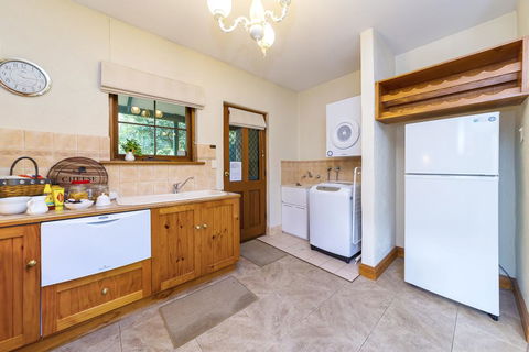 Country Pleasures Bed And Breakfast - Tourism Noosa 3