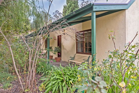 Country Pleasures Bed And Breakfast - Tourism Noosa 1