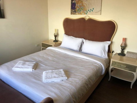 CozyStudioUnit In BeverlyHills (Train Accessible) - Tourism Noosa 1
