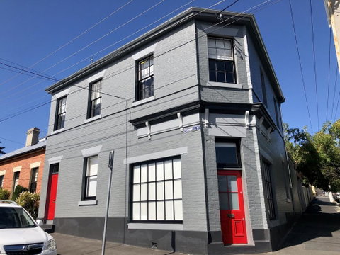 Cromwell Apartment - 3 Red Doors Battery Point - Tourism Noosa 0
