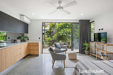 Crows Nest - Tourism Noosa 0