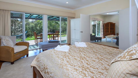 Crystal Creek Meadows - Tourism Noosa 1