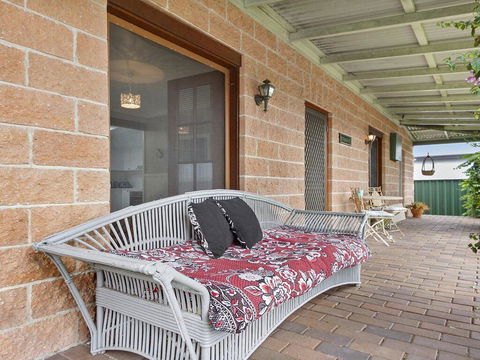Cudgee - Quaint Cottage With Separate Cabin - Tourism Noosa 0