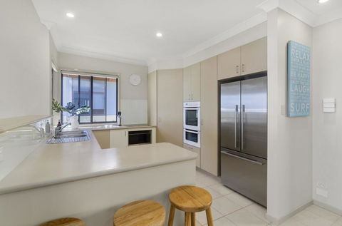 Currumbin Beachside Holiday Home - Tourism Noosa 3