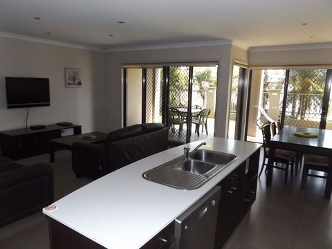 Cypress Water Front Apartments - Tourism Noosa 1