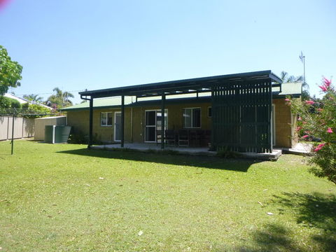 Dad & Alice's Place - Tourism Noosa 3
