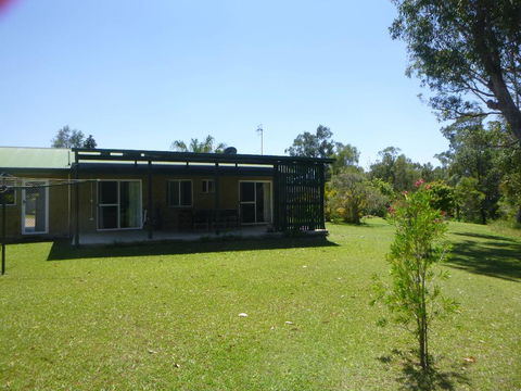 Dad & Alice's Place - Tourism Noosa 2