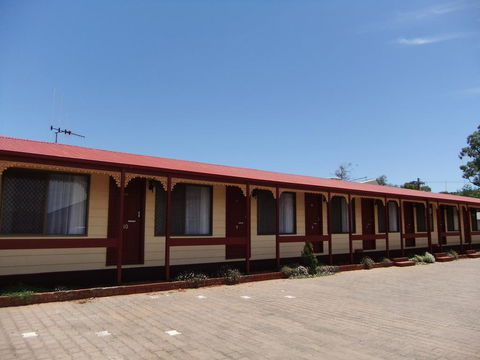 Daydream Motel And Apartments - Tourism Noosa 0