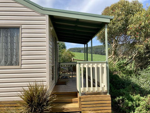 Daysy Hill Country Cottages - Tourism Noosa 1