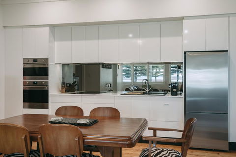 Deco Beach Luxury Apartments - Tourism Noosa 3