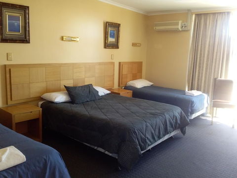 Desert Sand Motor Inn - Tourism Noosa 1