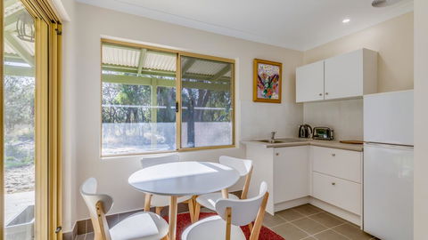 Devonleigh Bed And Breakfast - Tourism Noosa 0