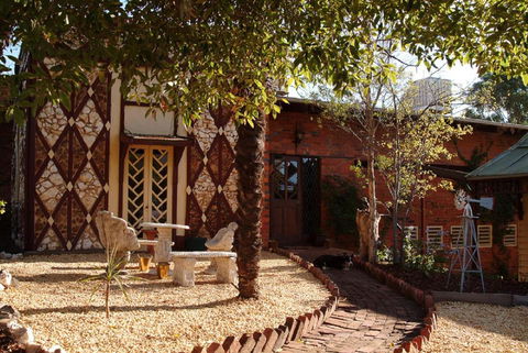 Diamond House Heritage Restaurant And Motor Inn - Tourism Noosa 1