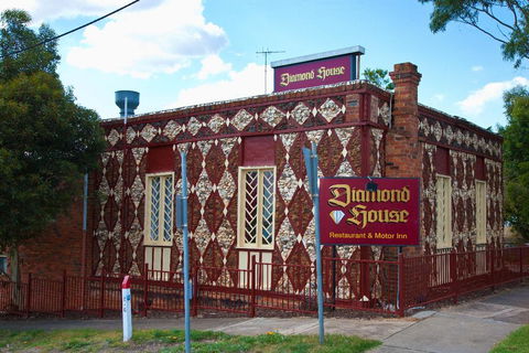 Diamond House Heritage Restaurant And Motor Inn - Tourism Noosa 0
