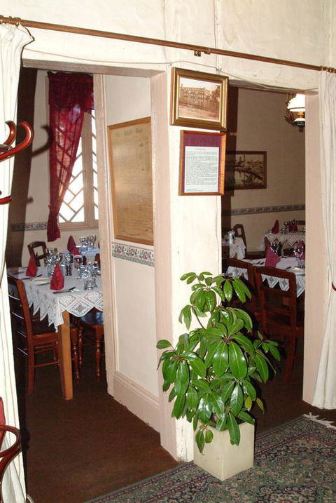 Diamond House Heritage Restaurant And Motor Inn - Tourism Noosa 3