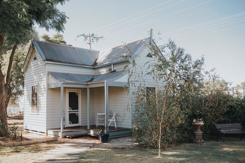 Dubuque Bed And Breakfast - Tourism Noosa 2
