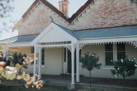 Dubuque Bed And Breakfast - Tourism Noosa 0