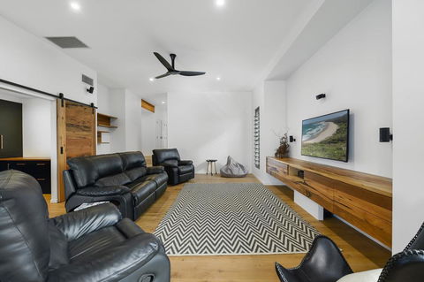 Due North Beach House - Tourism Noosa 1