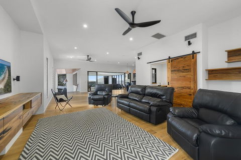 Due North Beach House - Tourism Noosa 2