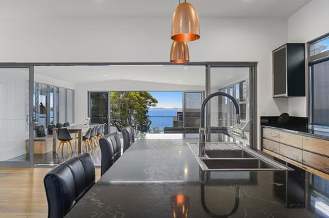 Due North Beach House - Tourism Noosa 0