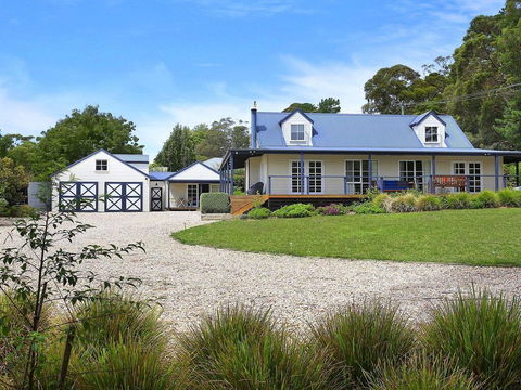 Duncraig House - Open Fireplace, Spa, Pet Friendly - Tourism Noosa 0